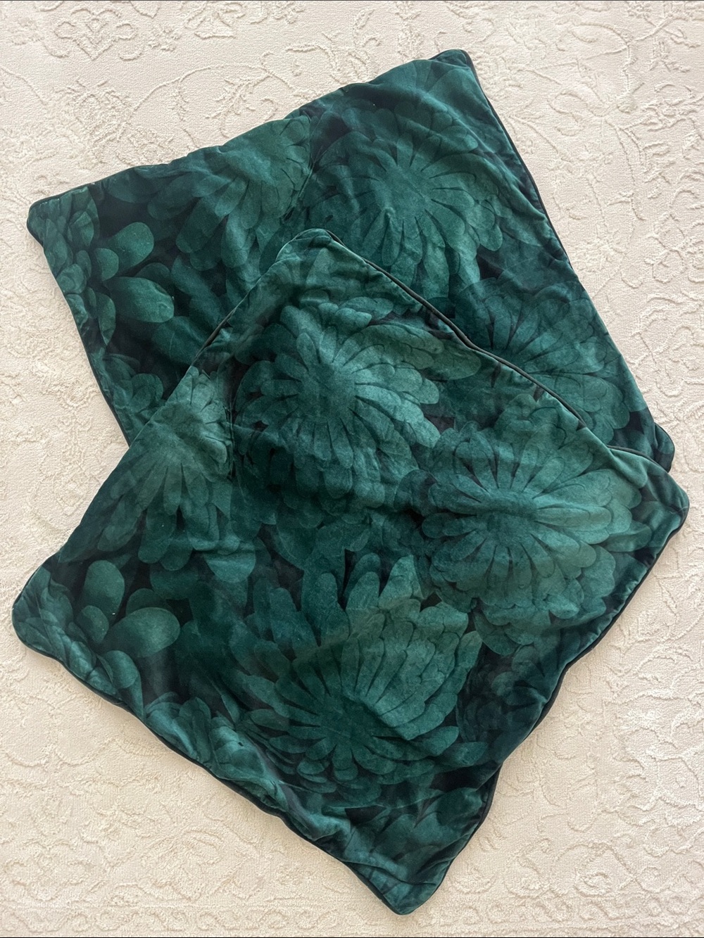 Set of 2 IKEA Winter Holiday 2018 Green Floral 20" x 20" Square Pillow Covers